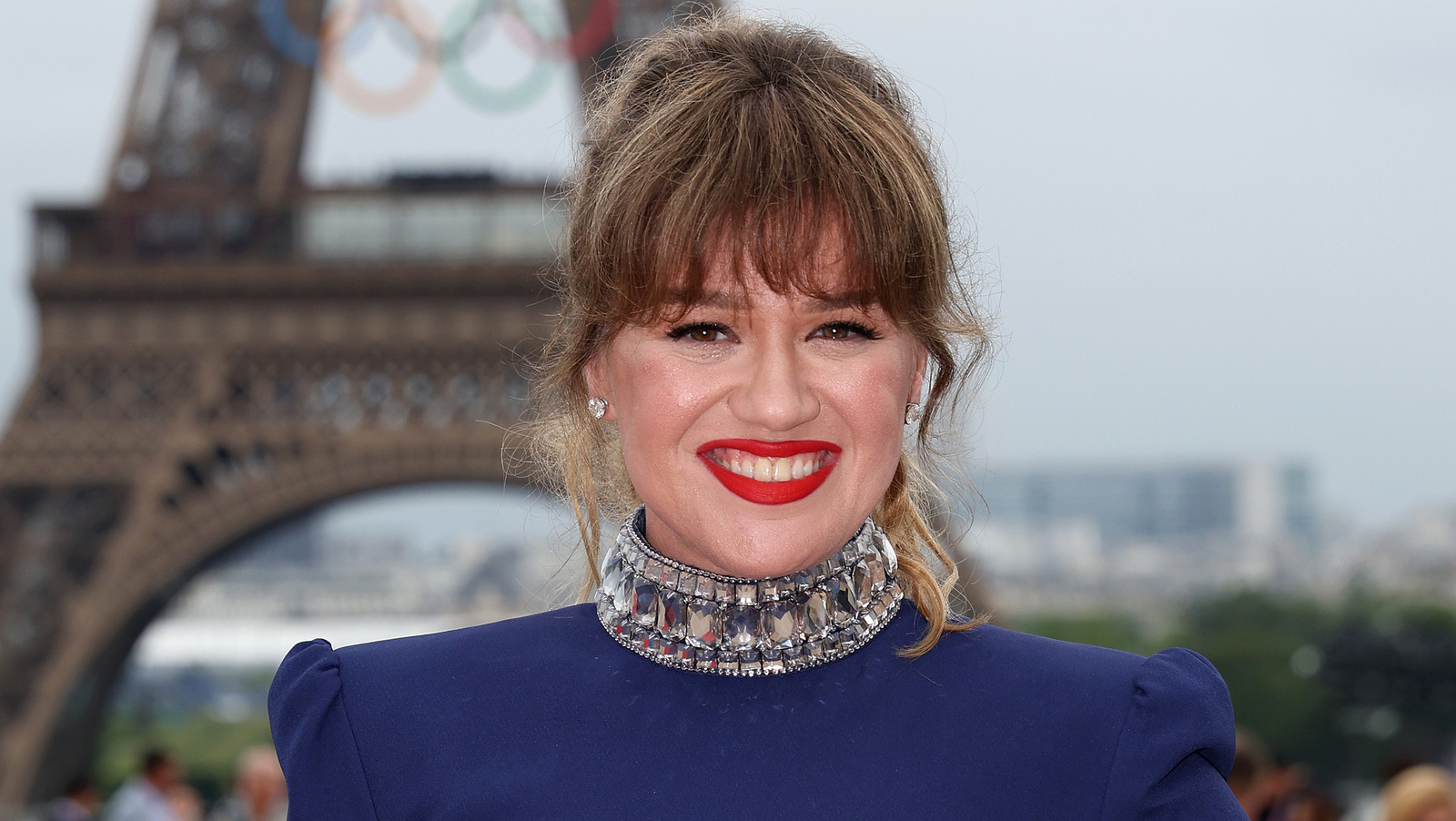Kelly Clarkson Is The Talk Of 2025 Olympics Opening Ceremony For All
