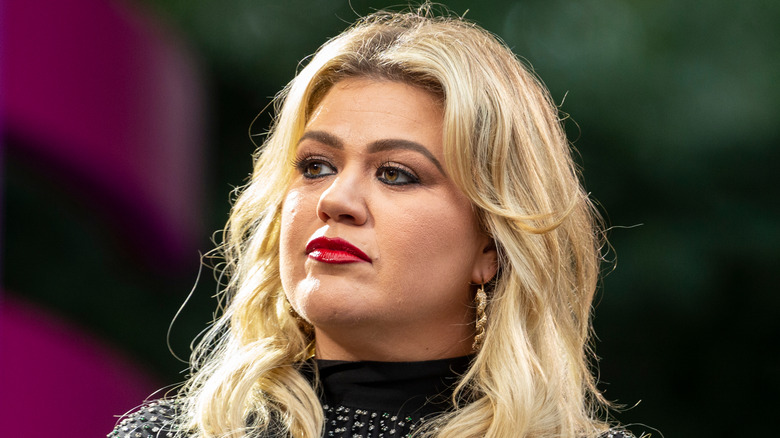 Kelly Clarkson looking stern