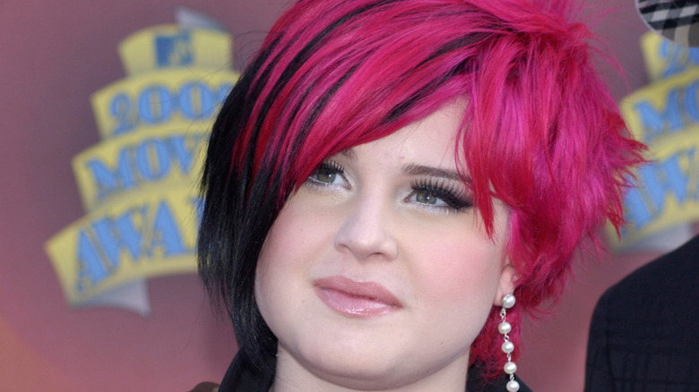 Kelly Osbourne with pink streaks in her hair
