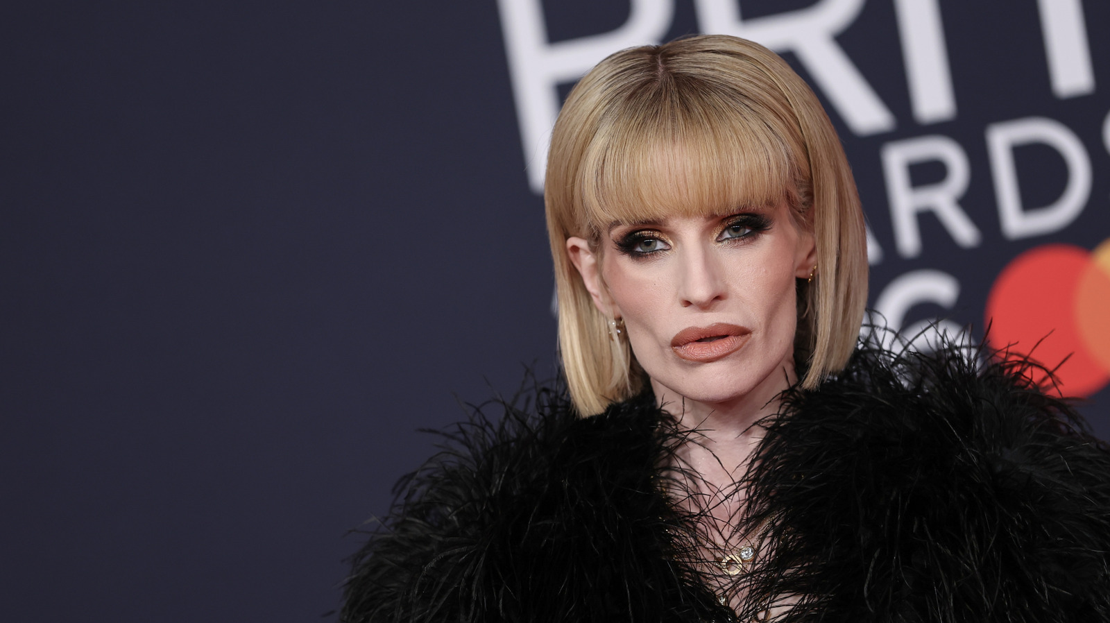 <a href="https://www.thelist.com/2130088/kelly-osbourne-difficult-year-even-worse-breakup-fiance-worried-for-her/" target="_blank">Kelly Osbourne’s Difficult Year Reportedly Just Got Even Worse (& We’re More Worried Than Ever)</a>