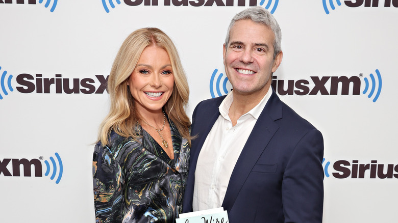 Kelly Ripa smiling at event