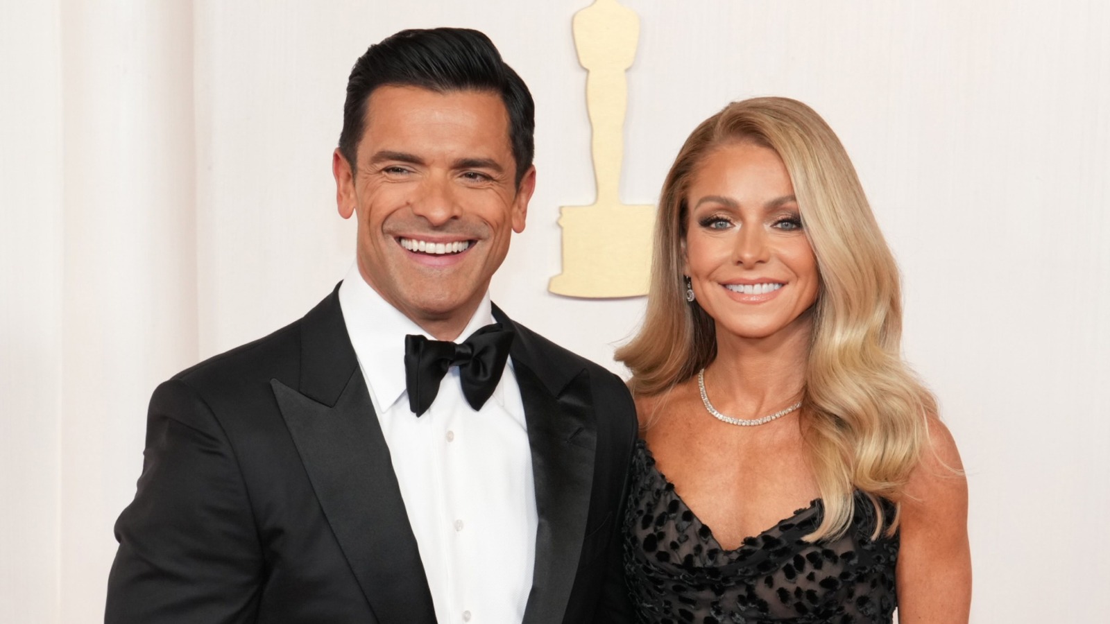 ケリー・リパとマーク・コンスエロスは、オール・マイ・チルドレンの元共演者たちから恋愛関係を隠していた