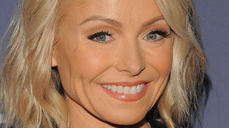 Kelly Ripa smiling