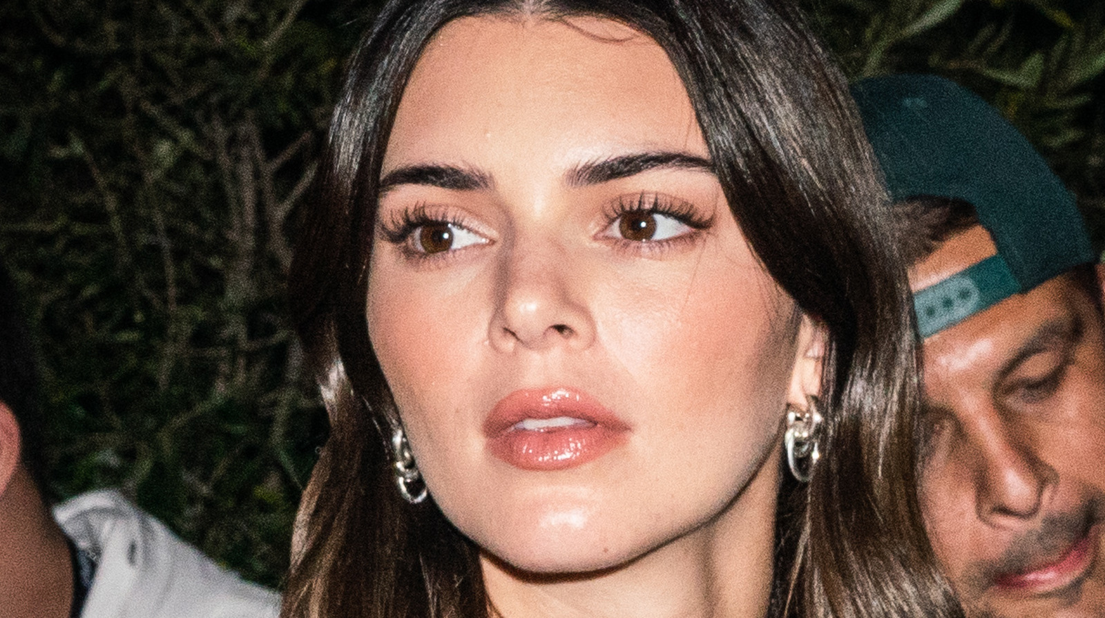 Kendall Jenner's Styling Hack Is The Perfect Touch Of '90s Nostalgia