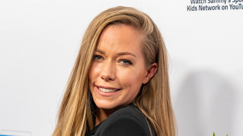 Kendra Wilkinson smiling