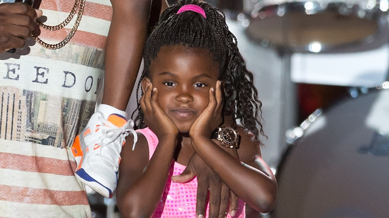 Kevin Hart and his daughter at an awards show