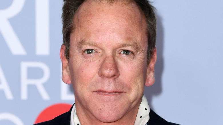 Kiefer Sutherland poses on the red carpet