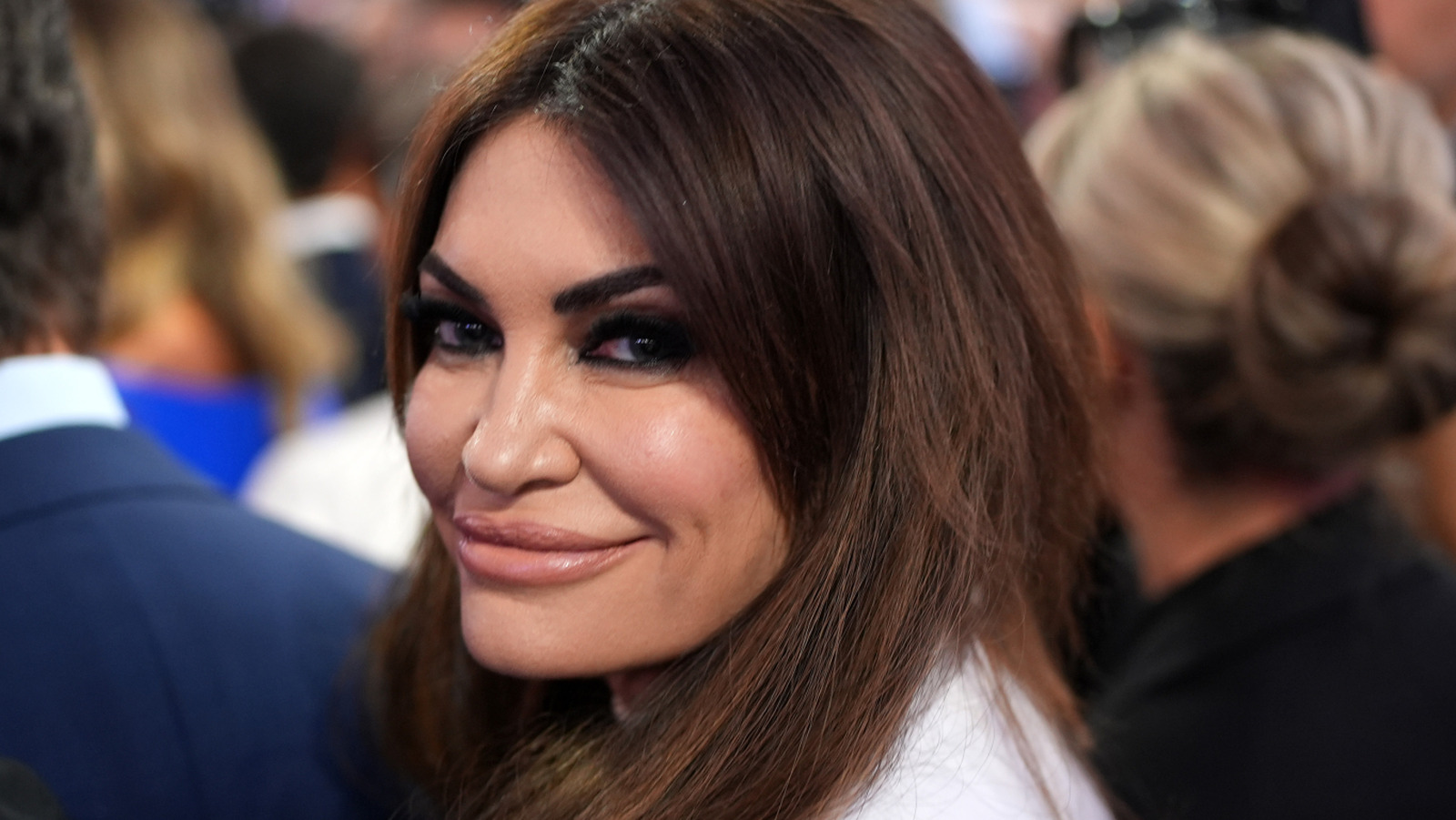 <a href="https://www.thelist.com/1802286/kimberly-guilfoyle-lara-trump-leggy-looks-at-mar-a-lago-event/" target="_blank">Kimberly Guilfoyle & Lara Trump Compete For Leggiest Look At Latest Mar-A-Lago Event</a>