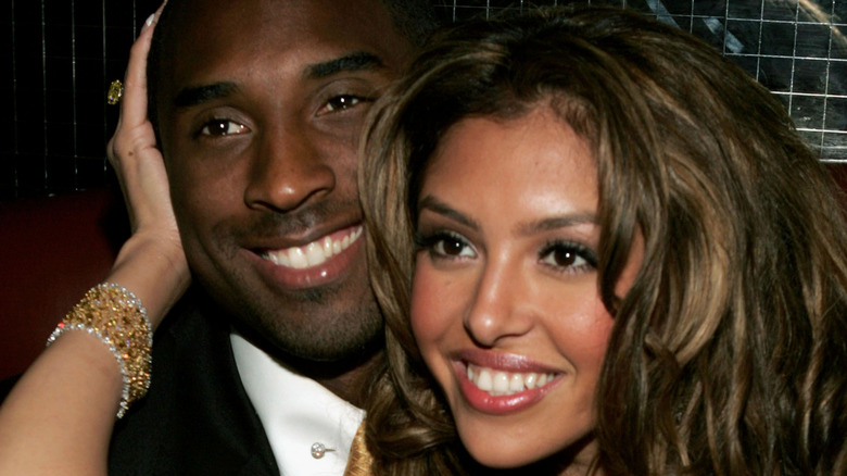 Vanessa Bryant holding Kobe's face