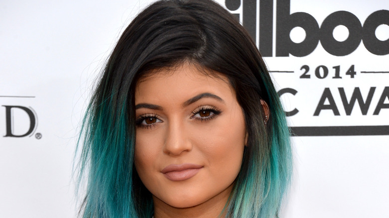 Kylie Jenner with green hair at the 2014 Billboard Awards.