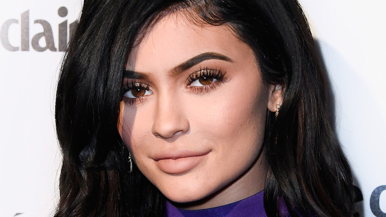 Kylie Jenner poses on the red carpet