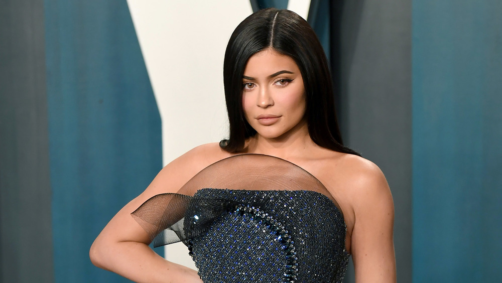 Kylie Jenner posing blue gown 