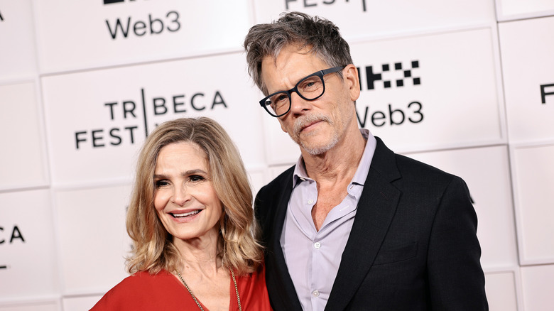 Kevin Bacon and Kyra Sedgwick posing