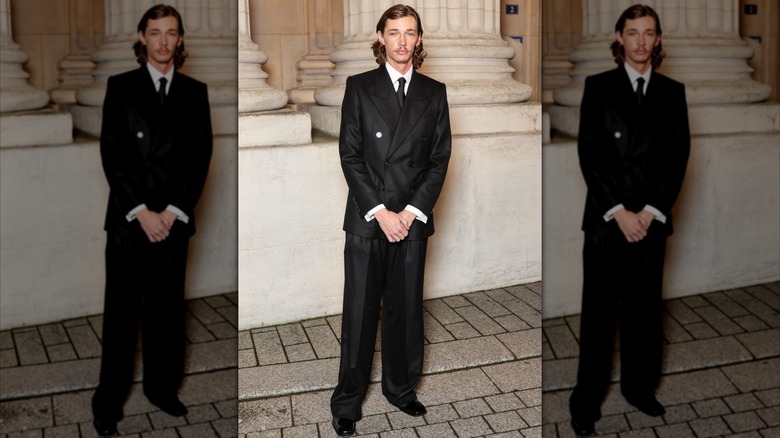 Jacob Lofland full-body shot