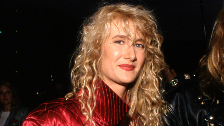 Laura Dern wearing metallic red in 1990