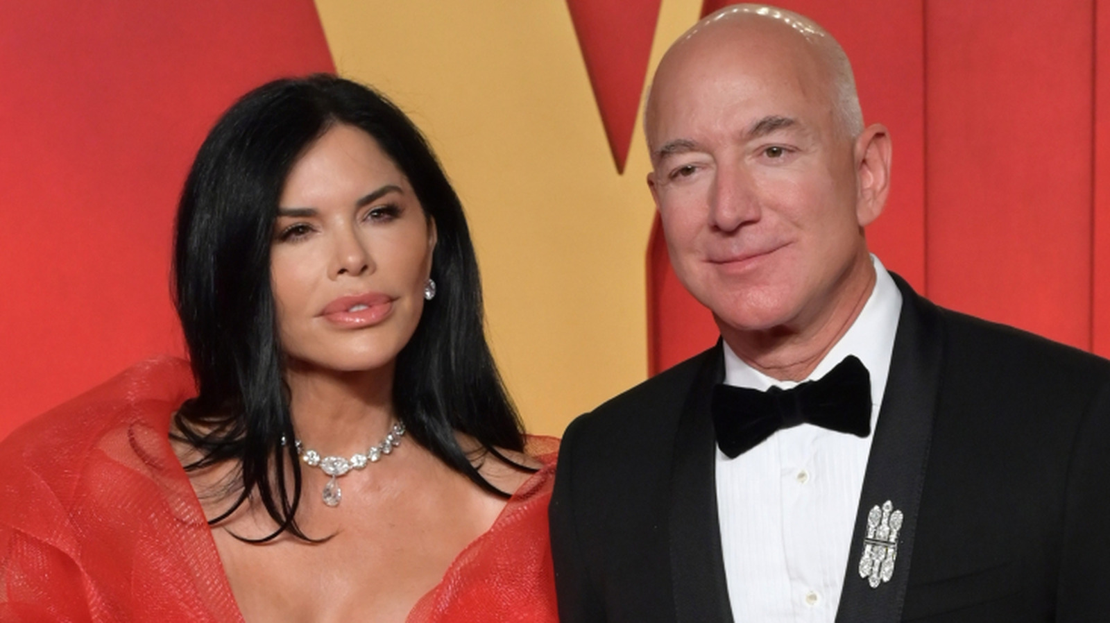 ローレン・サンチェスとジェフ・ベゾスの報告された結婚式のゲストは、彼らが彼らのトランプ時代にいることを示唆しています
