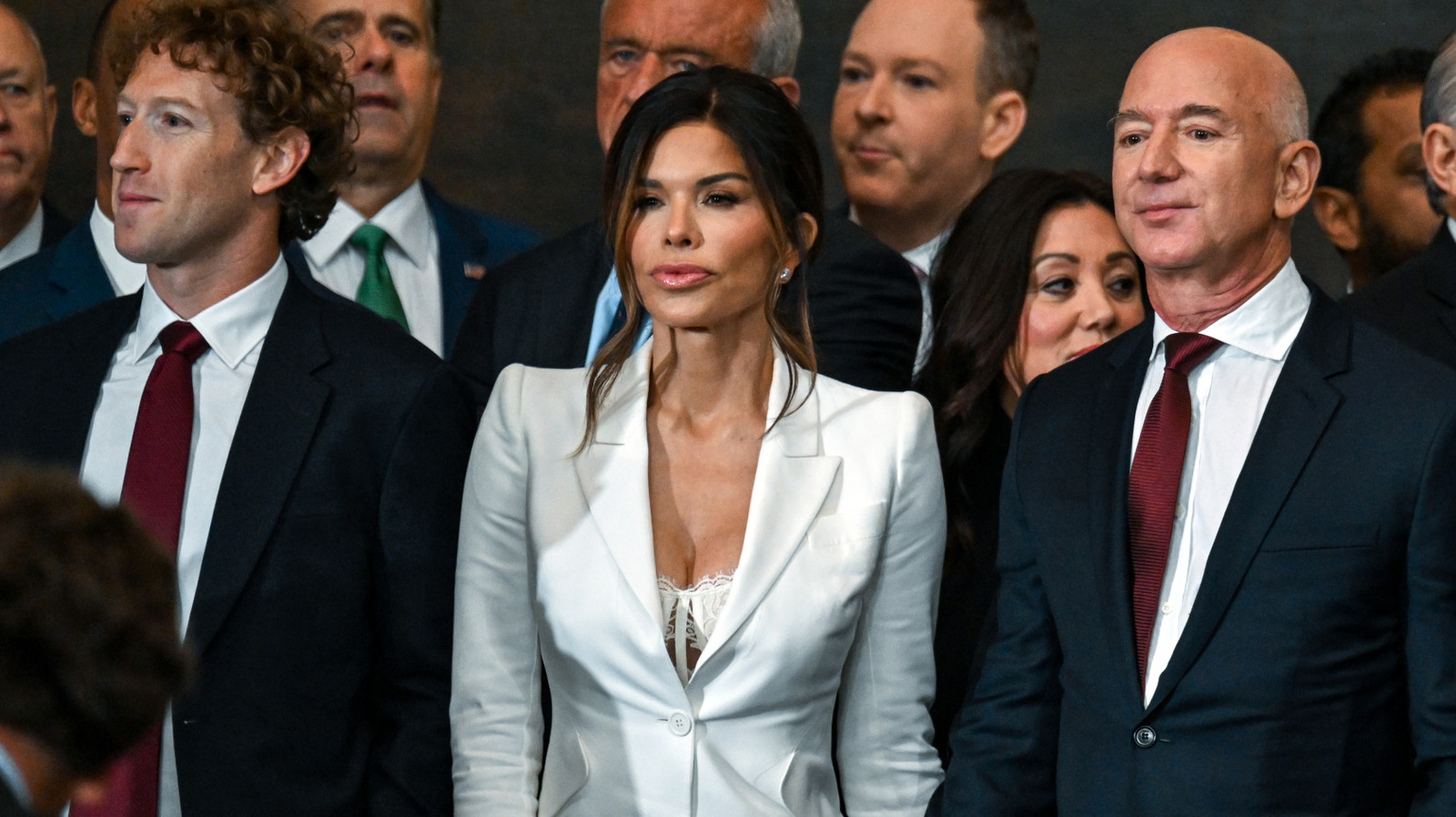 <a href="https://www.thelist.com/1766781/mark-zuckerberg-jeff-bezos-wife-lauren-sanchez-trump-inauguration/" target="_blank">Lauren Sanchez Wasn’t Afraid To Show Skin At Trump’s Inauguration (& Zuckerberg Took Note)</a>