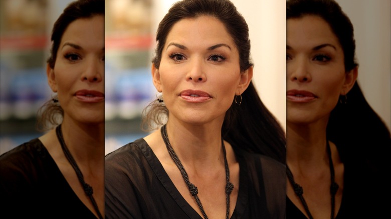 Lauren Sanchez wearing dark brown in 2010