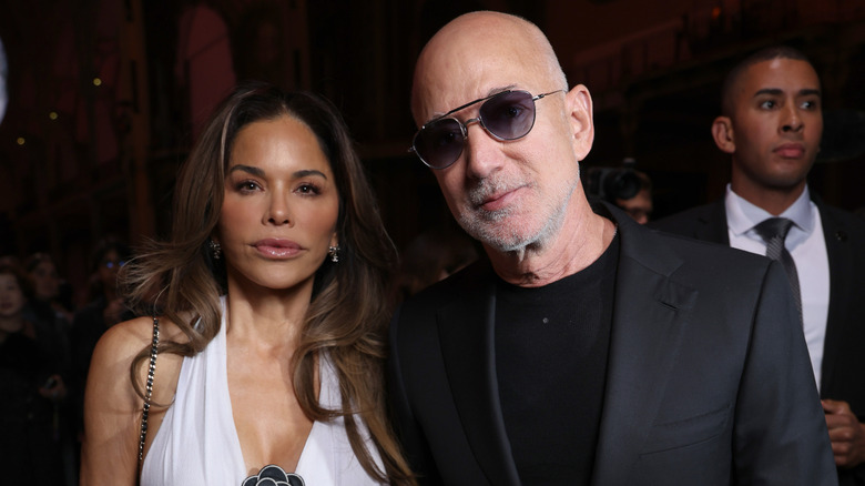 Lauren Sanchez and Jeff Bezos posing