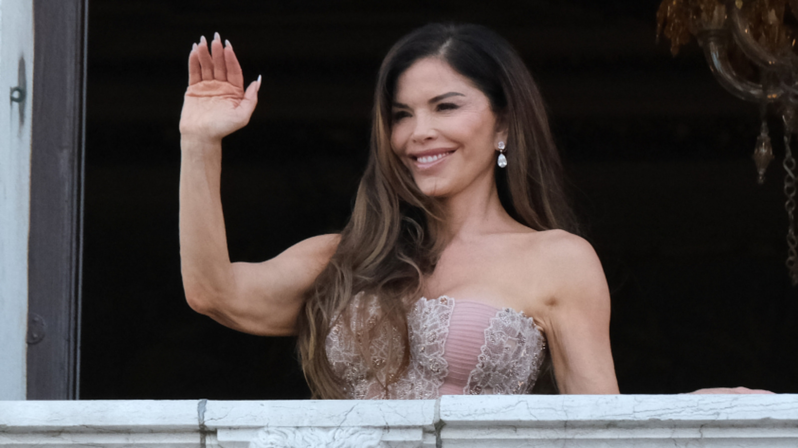 Lauren Sánchez's Post-Wedding Rebrand Makes Jeff Bezos Romance Look Like A Publicity Stunt