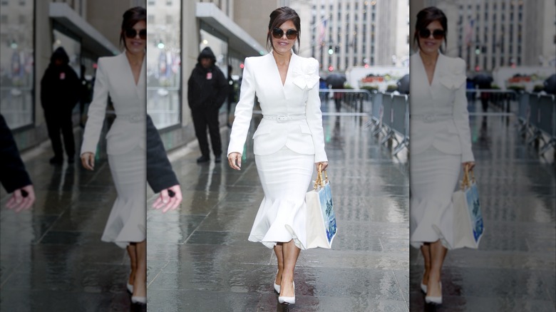 Lauren Sánchez Bezos walking