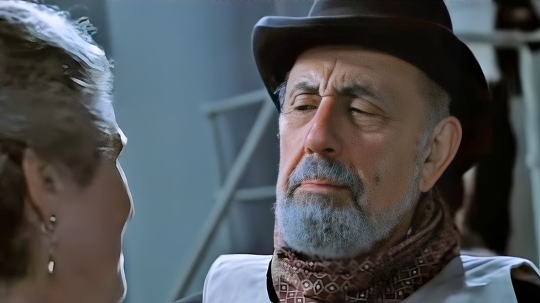 Lew Palter as Isador Straus