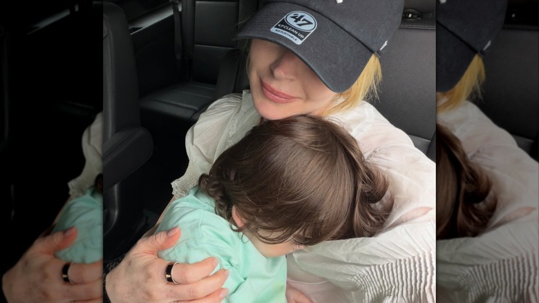 Selfie of Lindsay Lohan hugging her son Luai