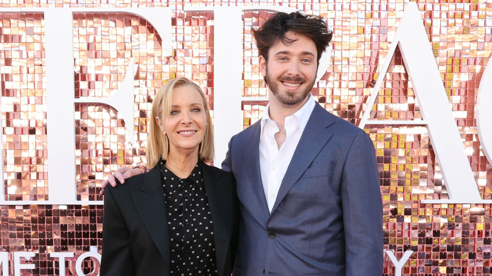 Lisa Kudrow s Son Julian Grew Up On The Friends Set Now He s Her Co Star Lisa Kudrow s Son Julian Grew Up On The Friends Set Now He s Her Co Star
