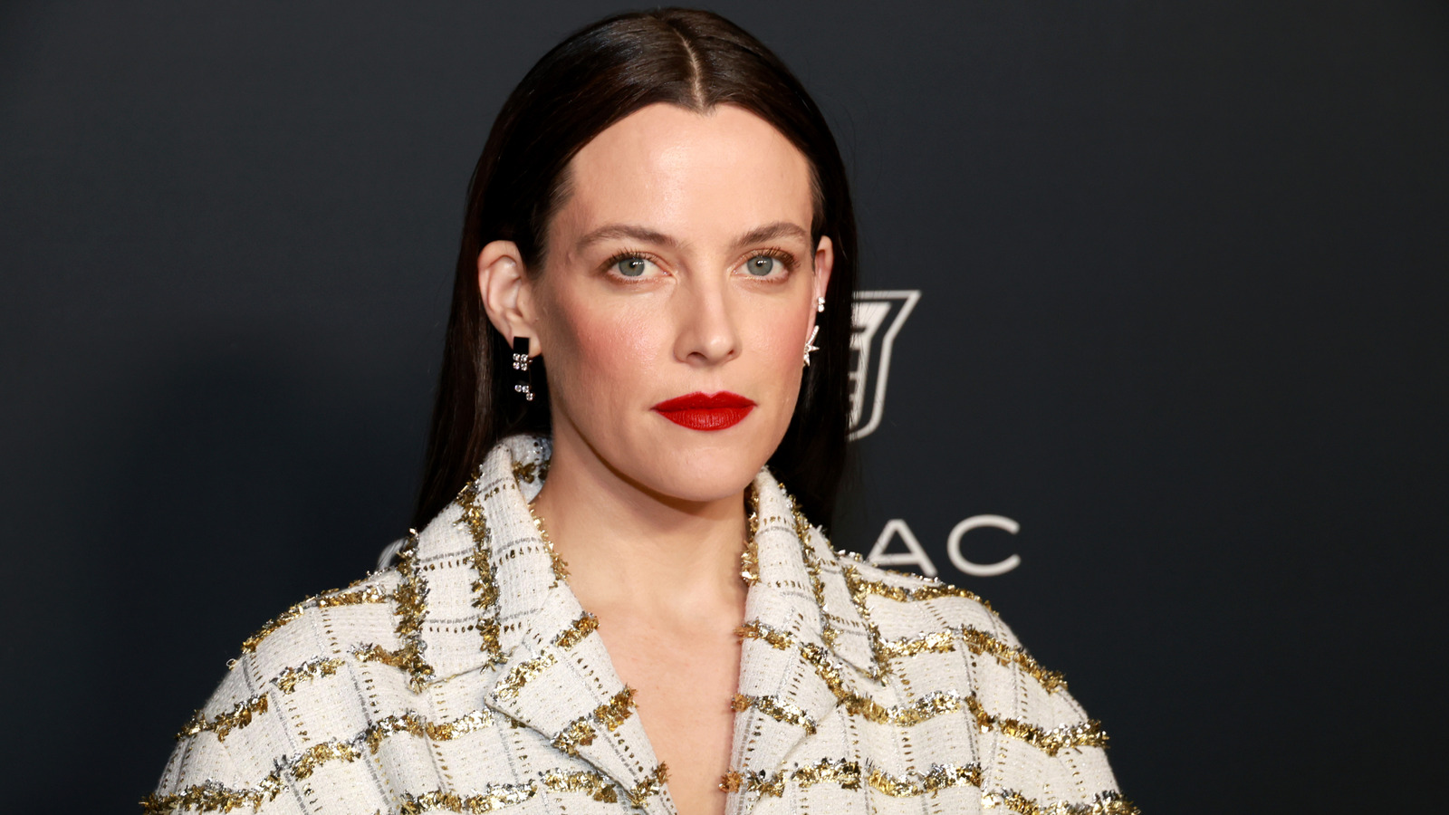 <a href="https://www.thelist.com/1774458/lisa-marie-presley-daughter-riley-keough-arrested-teen/" target="_blank">Lisa Marie Presley’s Daughter Riley Keough Was Once Arrested – Here’s Why</a>