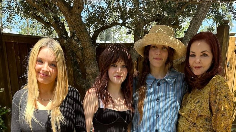 Harper and Finley Lockwood with Riley Keough & Priscilla Presley