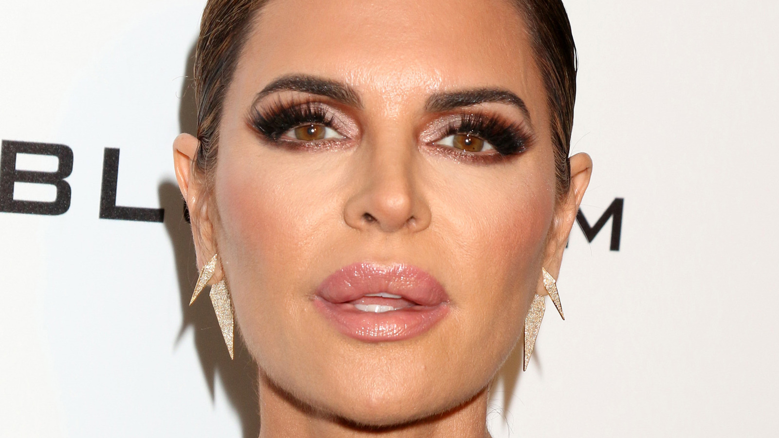 Lisa Rinna Reveals Her Secret To A Perfect, Pouty Lip