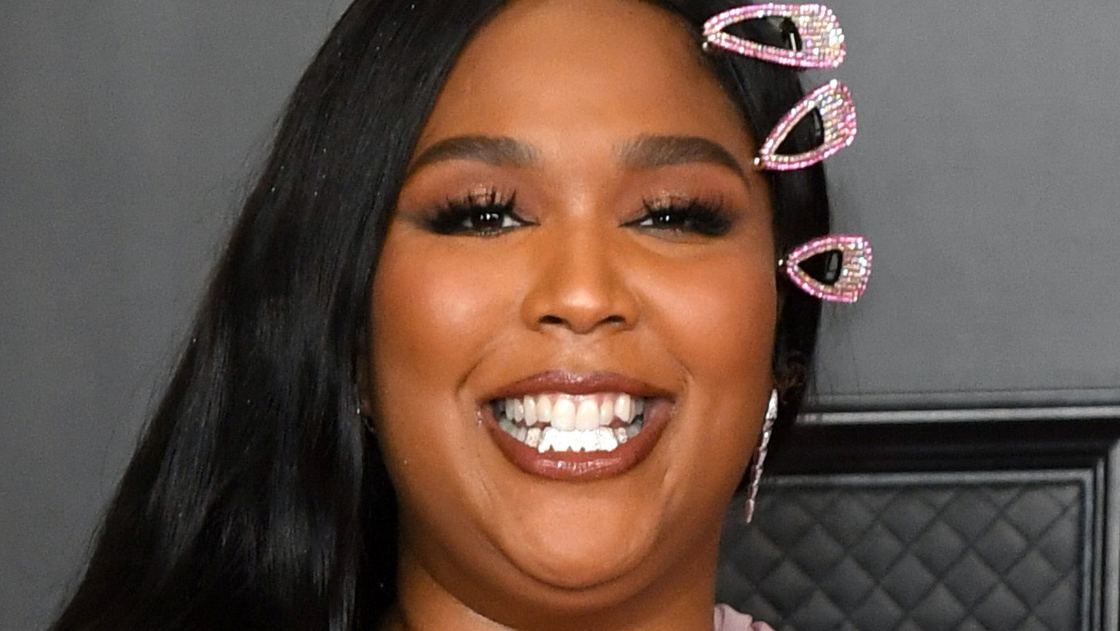 Lizzo's New Hairstyle Has The Internet In Stitches