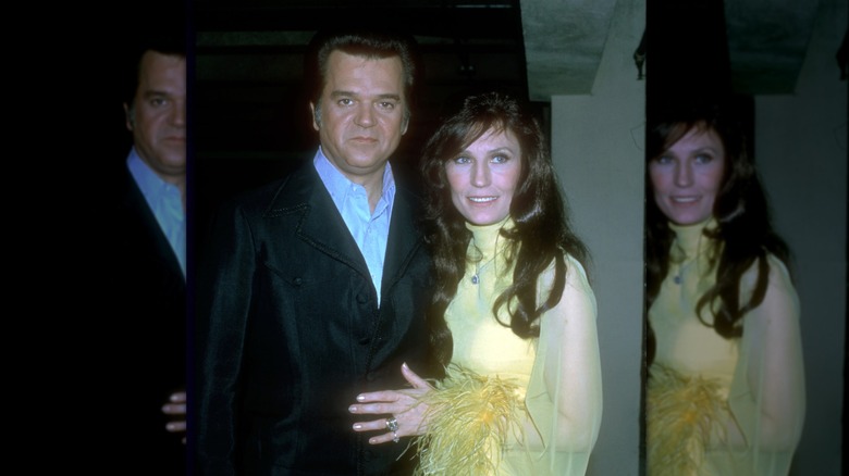 Conway Twitty and Loretta Lynn at the AMAs in 1975