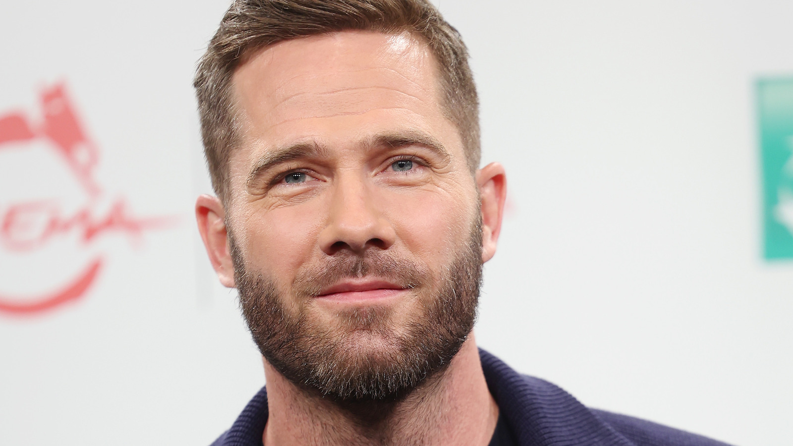Luke Macfarlane Tells Us His Best Forged For Brothers & Sisters Christmas Film Reunion – Unique