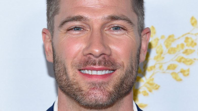 Luke Macfarlane smiling