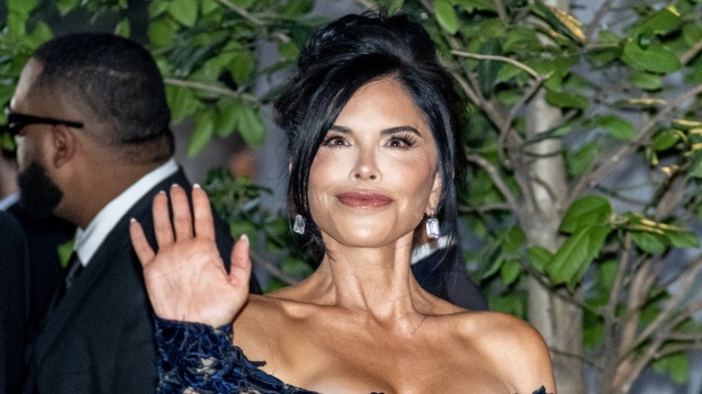 Lauren Sánchez arrives at the Kering Foundation Third Annual Caring For Women Dinner in New York City, NY (2024)