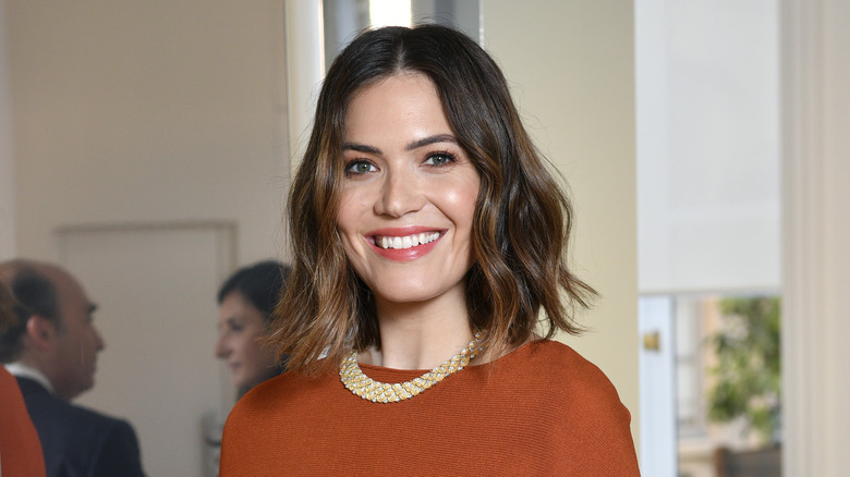 Mandy Moore Reveals What Her This Is Us Costars Are Really Like