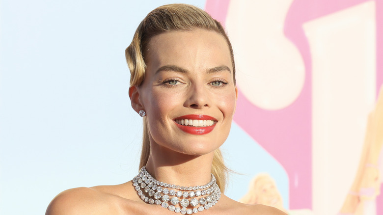 Margot Robbie attends the "Barbie" premiere