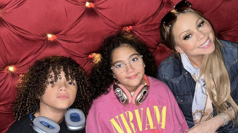 Mariah Carey and twins smiling
