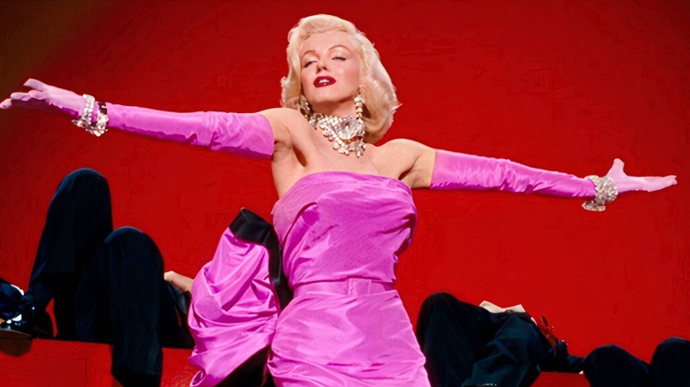 Marilyn Monroe arms wide
