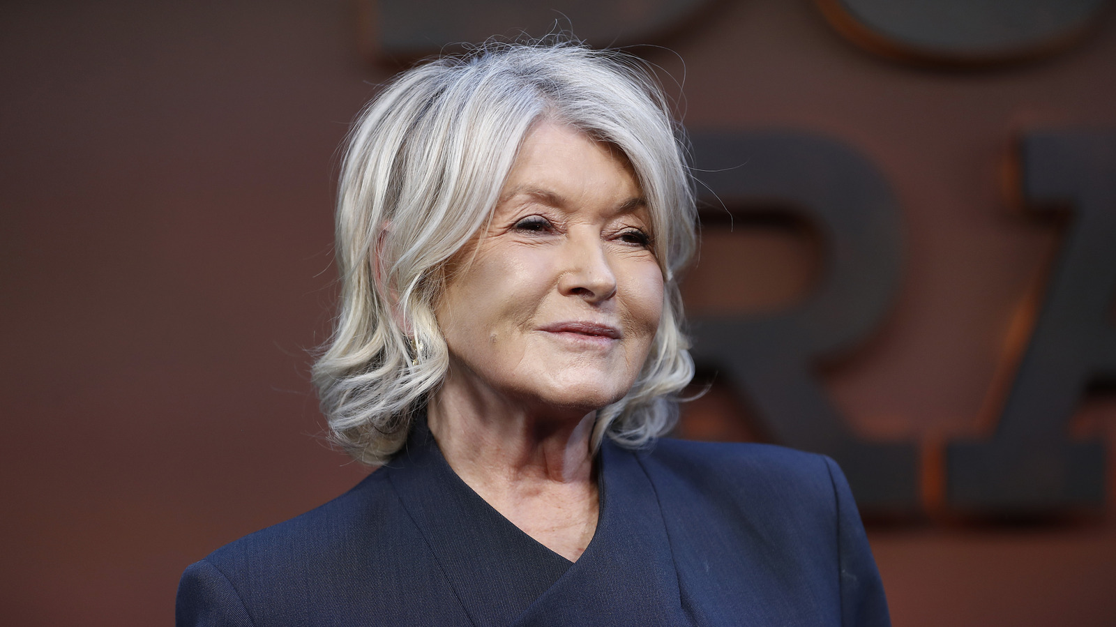 <a href="https://www.thelist.com/2235269/meghan-markle-gets-a-5-word-warning-from-martha-stewart/" target="_blank">Martha Stewart Had A 5-Word Warning For Aspiring Lifestyle Guru Meghan Markle</a>