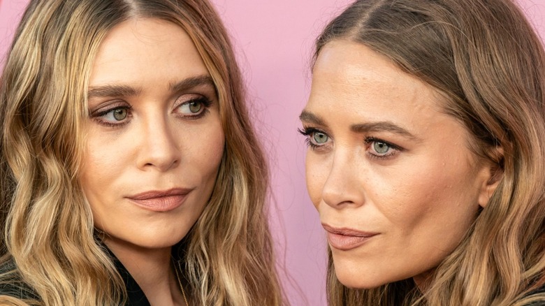 Mary Kate and Ashley Olsen at an event