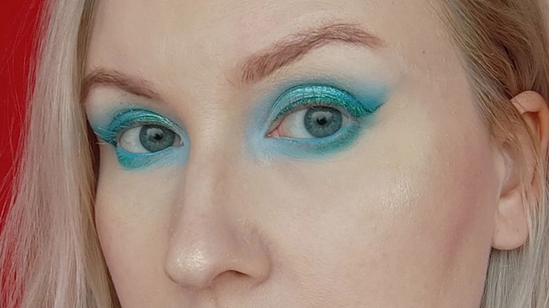 blue mascara eye makeup