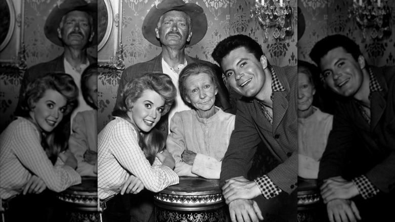 Black and white photo of the cast of The Beverly Hillbillies