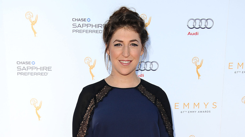 Mayim Bialik smiling at the Primetime Emmys in 2015
