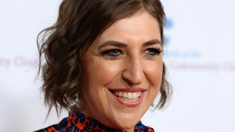 Mayim Bialik posing