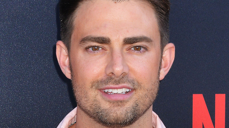 Jonathan Bennett on red carpet 