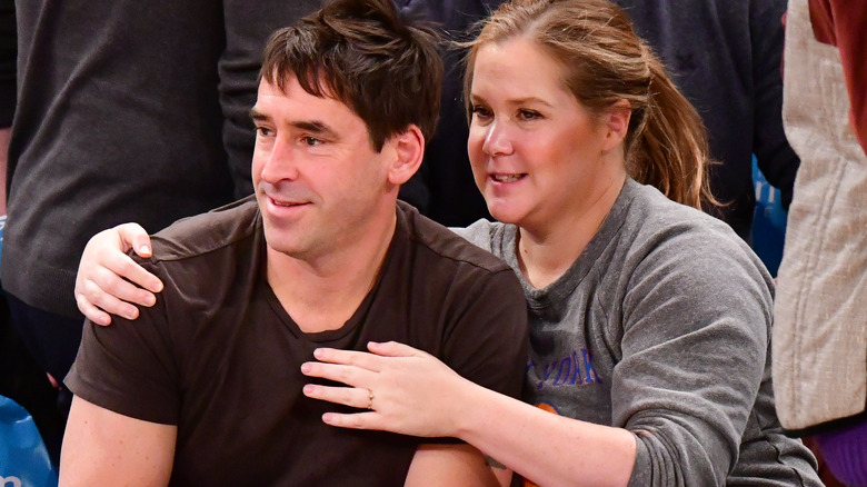 amy schumer chris fischer sitting