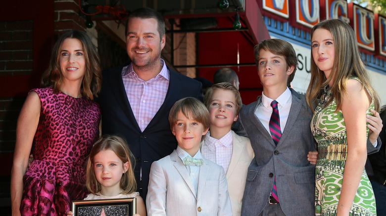 Caroline, Chris, Chip, Charlie, Lily, Finley, Maeve O'Donnell smiling at Chris O'Donnell's Hollywood Walk of Fame ceremony
