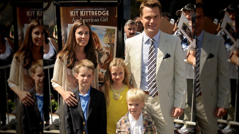Chris, Caroline, Chip, Lily, and Charlie O'Donnell smiling at the "Kit Kittredge: An American Girl" premiere in 2008